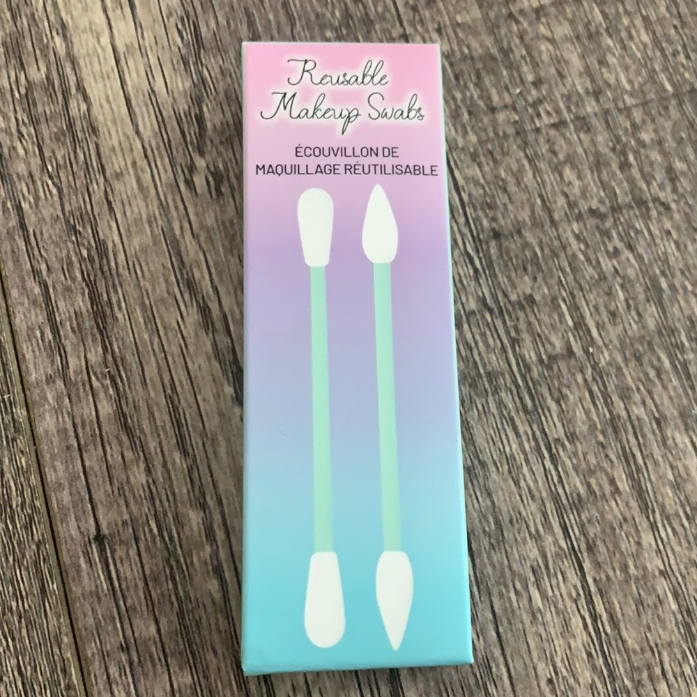 Reusable makeup swabs
